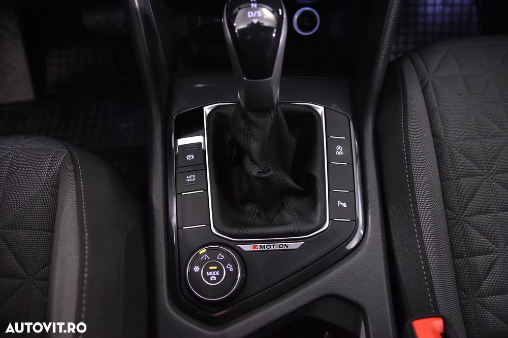 Volkswagen Tiguan - 17