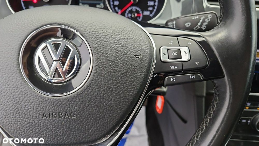 Volkswagen Golf - 15