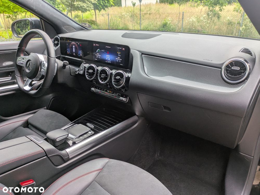 Mercedes-Benz GLA - 17