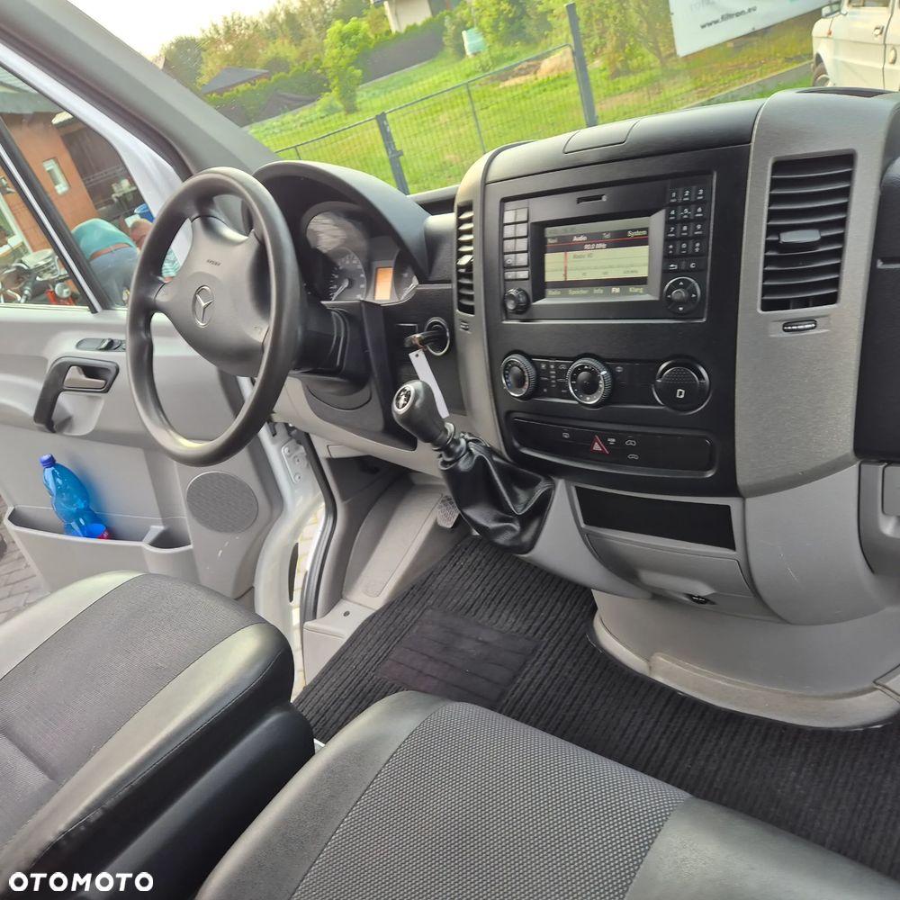 Mercedes-Benz Sprinter - 11