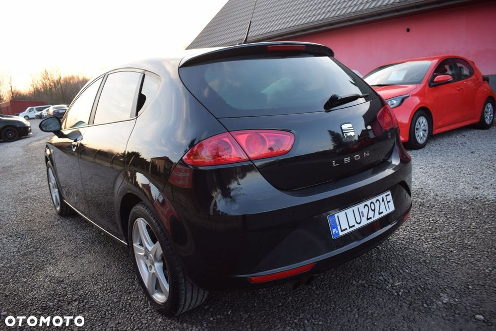 Seat Leon 2010 photo 3