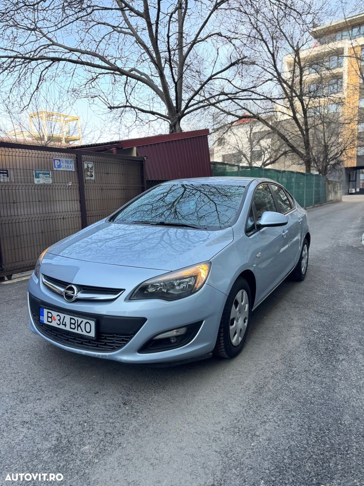 Opel Astra 1.4 ECOTEC Essentia - 1