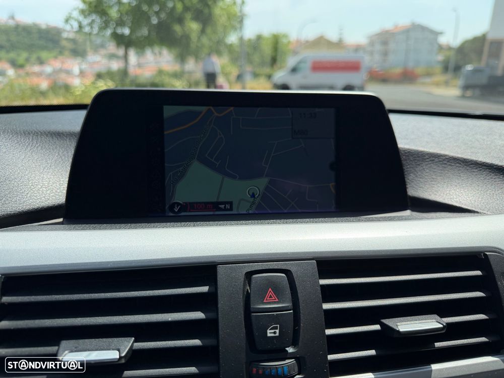 BMW 320 d Auto Line Luxury - 25