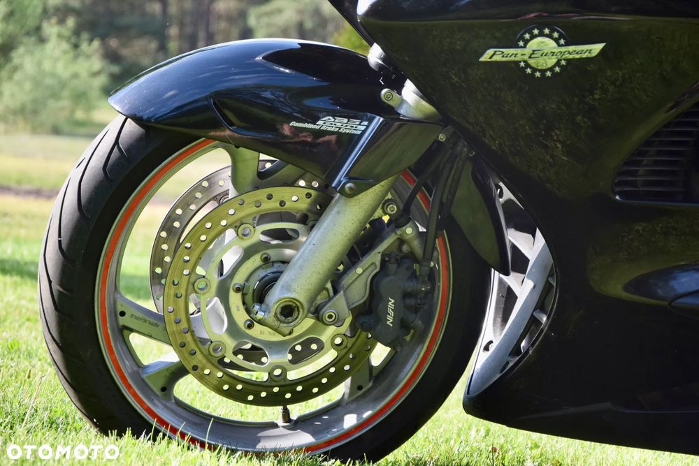 Honda ST - 19