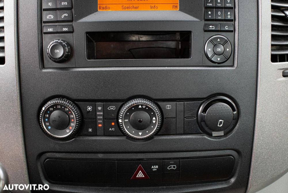 Mercedes-Benz Sprinter - 29