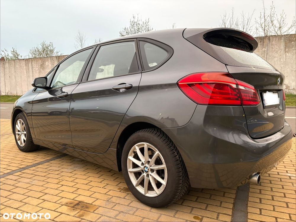 BMW Seria 2 216d - 6