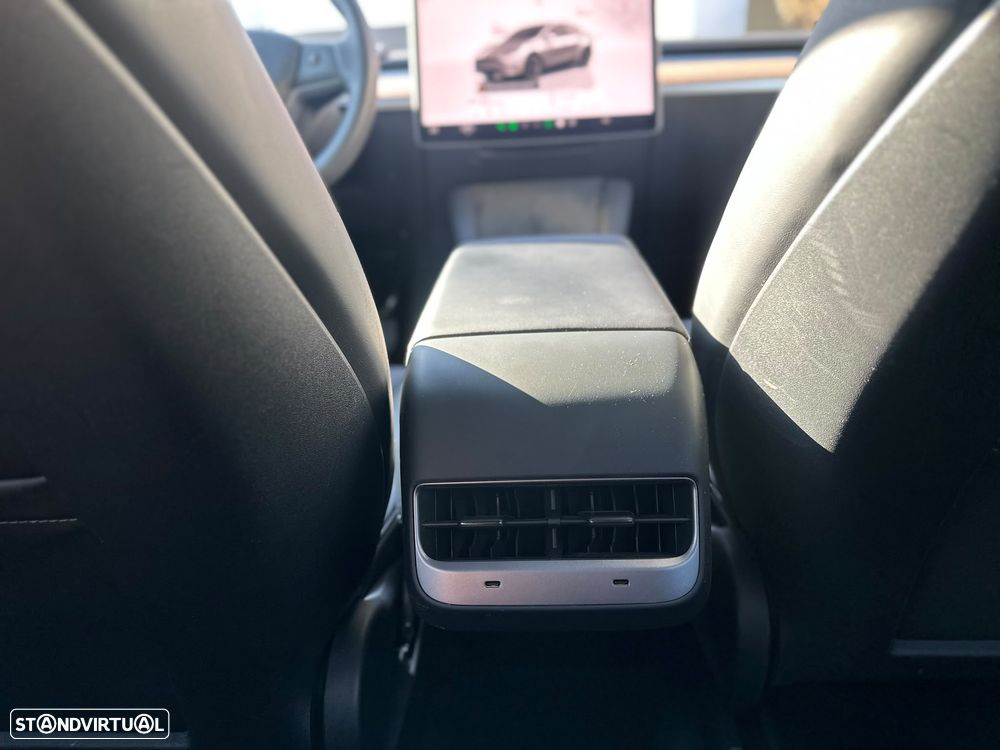 Tesla Model Y Long Range Tração Integral - 31
