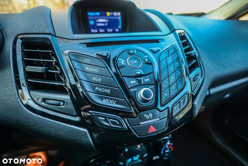 Ford Fiesta 1.0 EcoBoost STart-Stop Titanium - 19