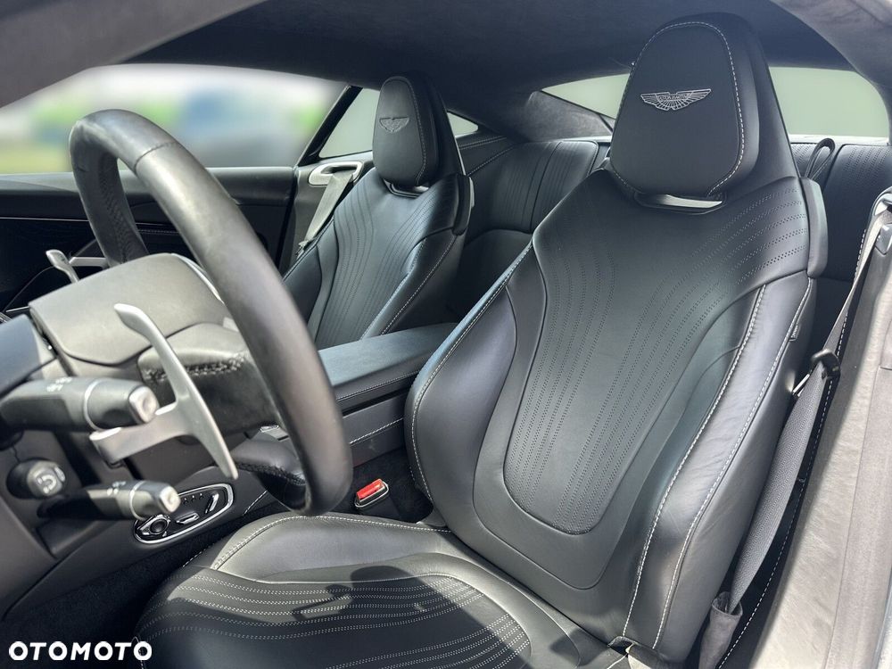 Aston Martin DB11 V8 - 11