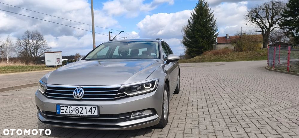 Volkswagen Passat 2.0 TDI SCR Comfortline - 1