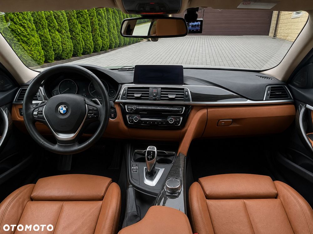 BMW Seria 3 330i GPF xDrive - 10