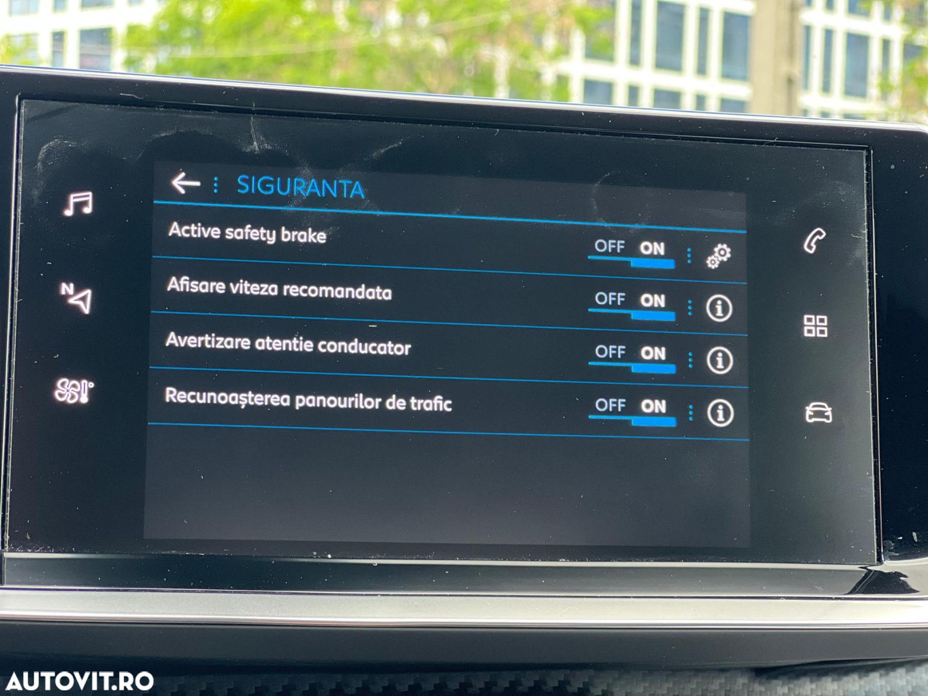Peugeot 2008 1.2 L PureTech STT EAT8 Allure - 20