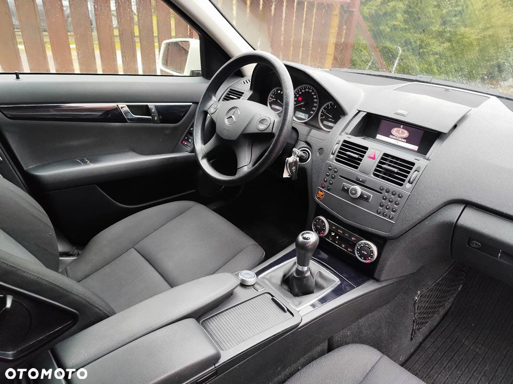 Mercedes-Benz Klasa C 200 CDI DPF BlueEFFICIENCY - 11