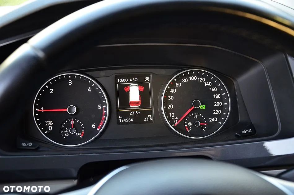 Volkswagen Multivan - 18