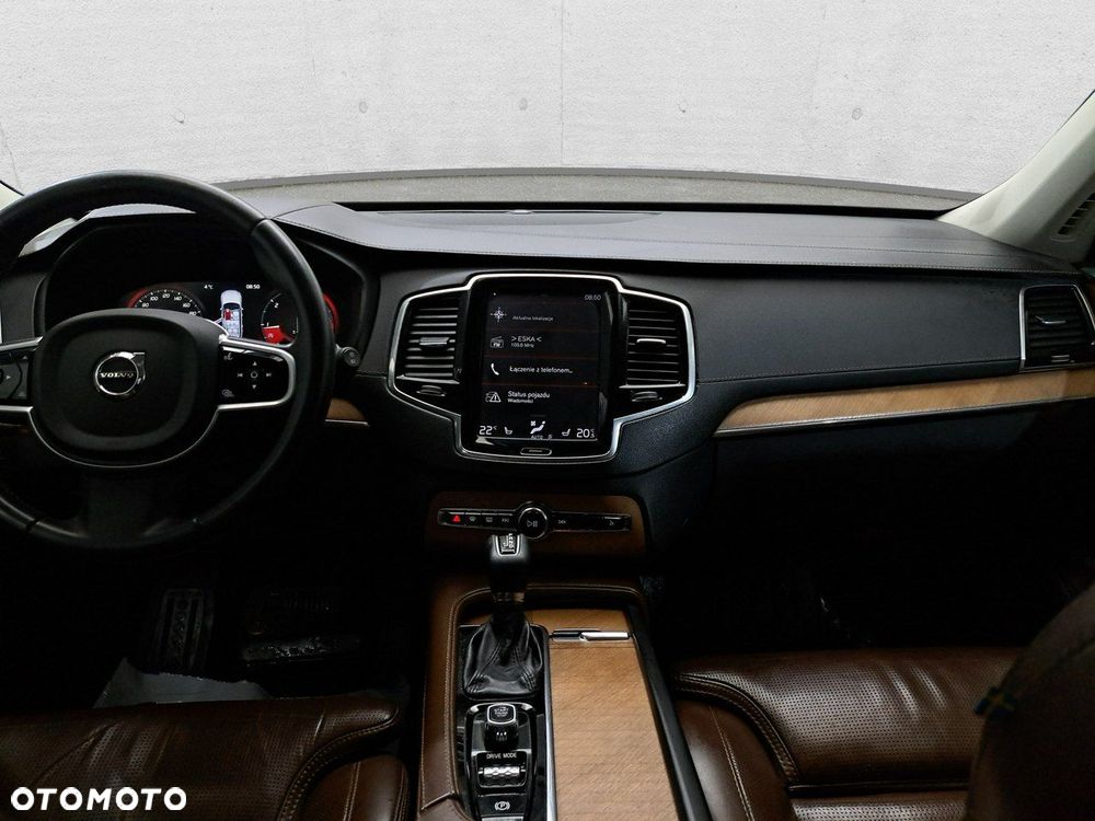 Volvo XC 90 - 9