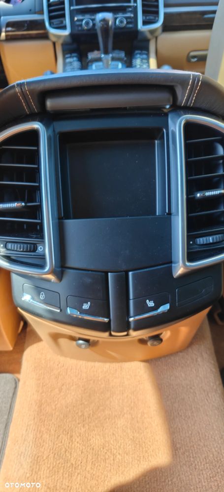 Porsche Cayenne - 16