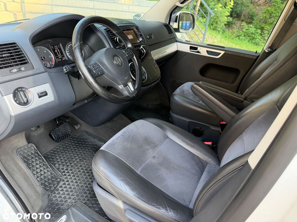 Volkswagen Multivan - 21