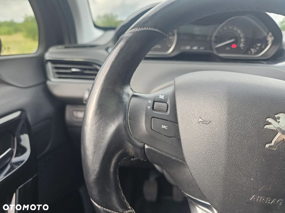 Peugeot 208 PureTech 82 Urban Move - 28