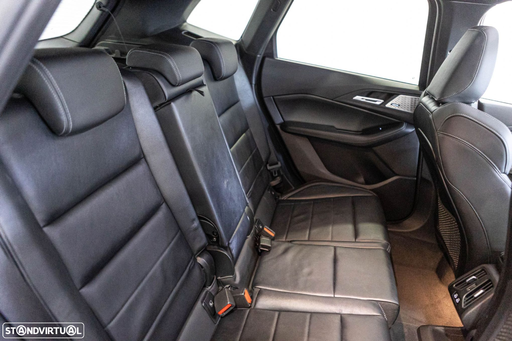 BMW 218 Active Tourer i Pack Desportivo M Auto - 11