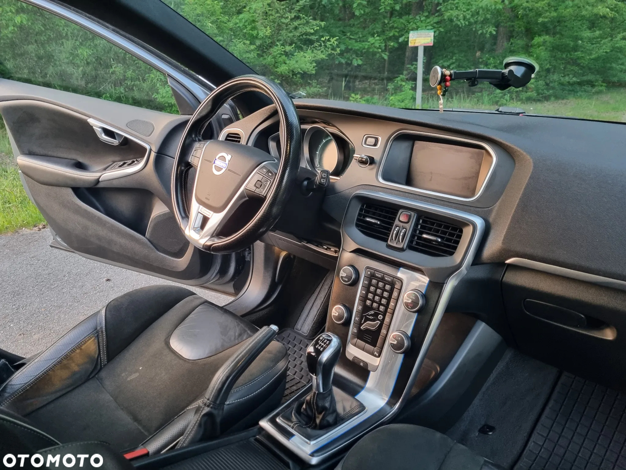 Volvo V40 D2 R-Design - 22