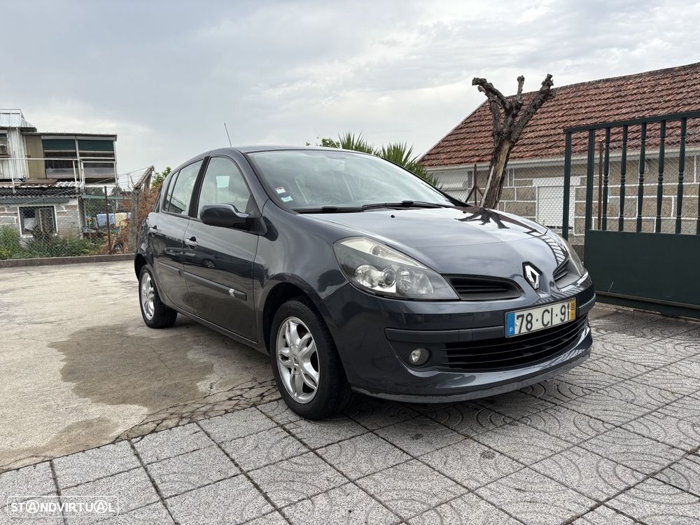 Renault Clio 1.2 16V Dynamique - 1