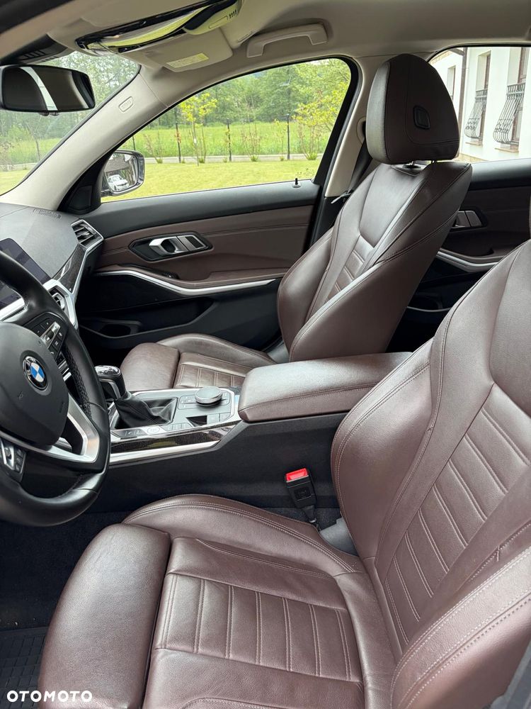 BMW Seria 3 318d - 13
