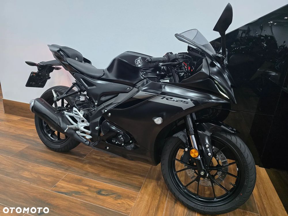 Yamaha YZF - 36