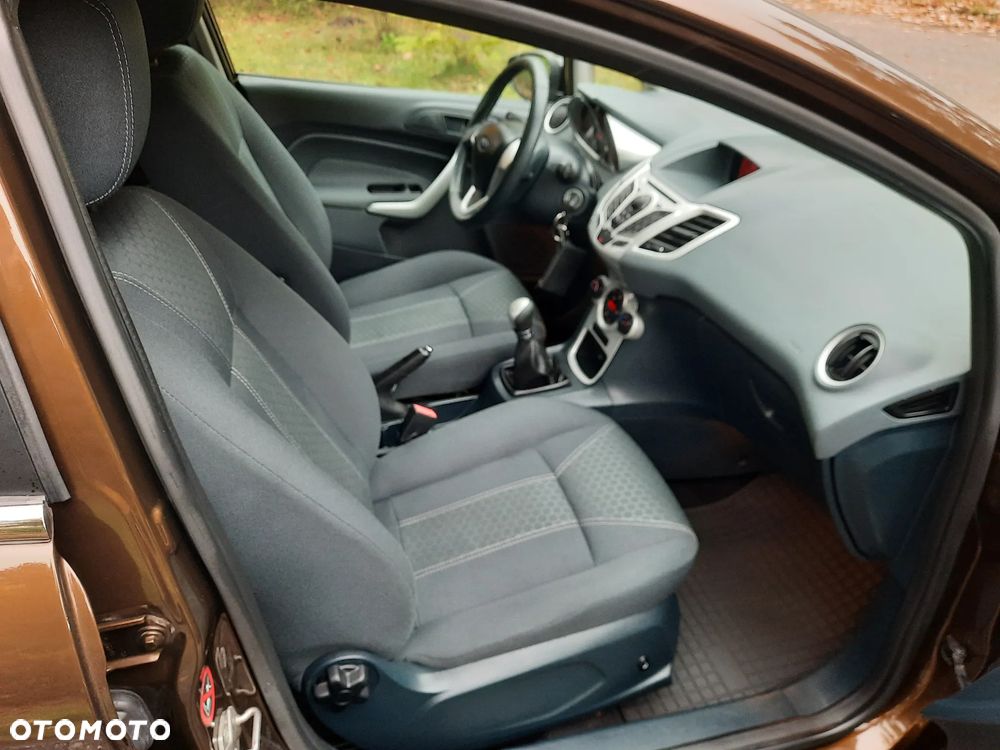 Ford Fiesta - 13