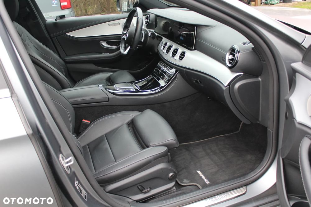 Mercedes-Benz Klasa E 220 d 4-Matic AMG/Avantgarde - 12