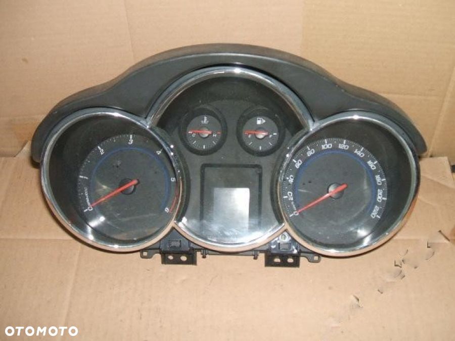 CRUZE 2.0VCDI licznik zegar zegary 95981272 - 1