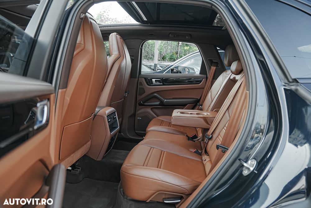 Porsche Cayenne Tiptronic S - 12