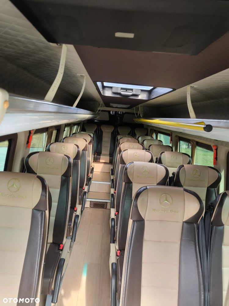 Mercedes-Benz Sprinter - 13