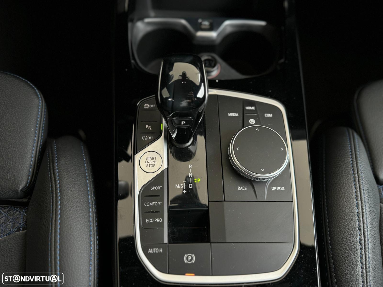 BMW 118 i Pack Desportivo M Auto - 10