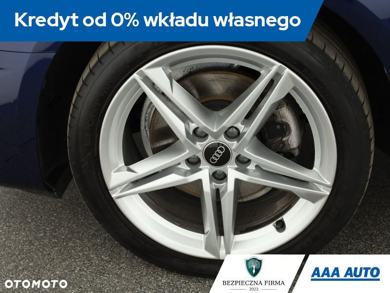 Audi A4 Limousine - 13