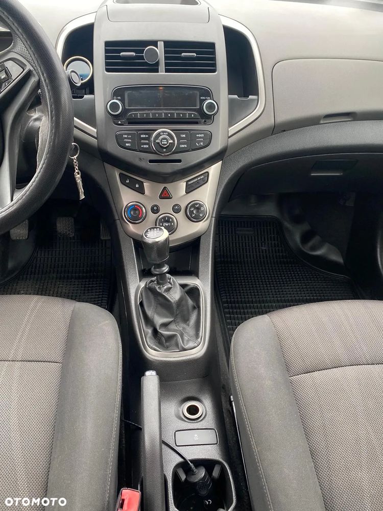 Chevrolet Aveo - 28