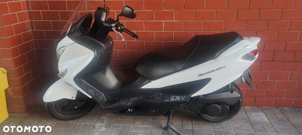 Suzuki Burgman - 8