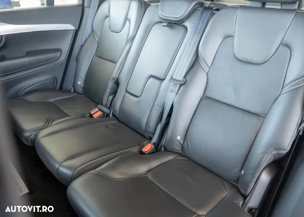 Volvo XC 90 D5 AWD Geartronic Momentum - 23