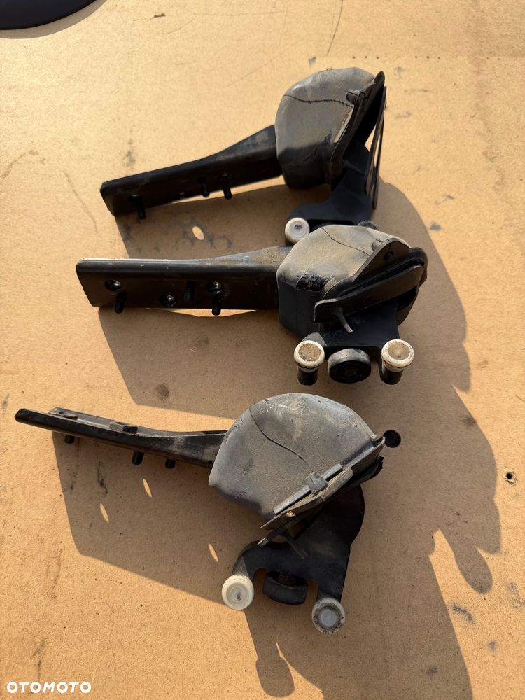 Rolka środkowa drzwi bocznych prawych Renault Master III 777640623R - 1