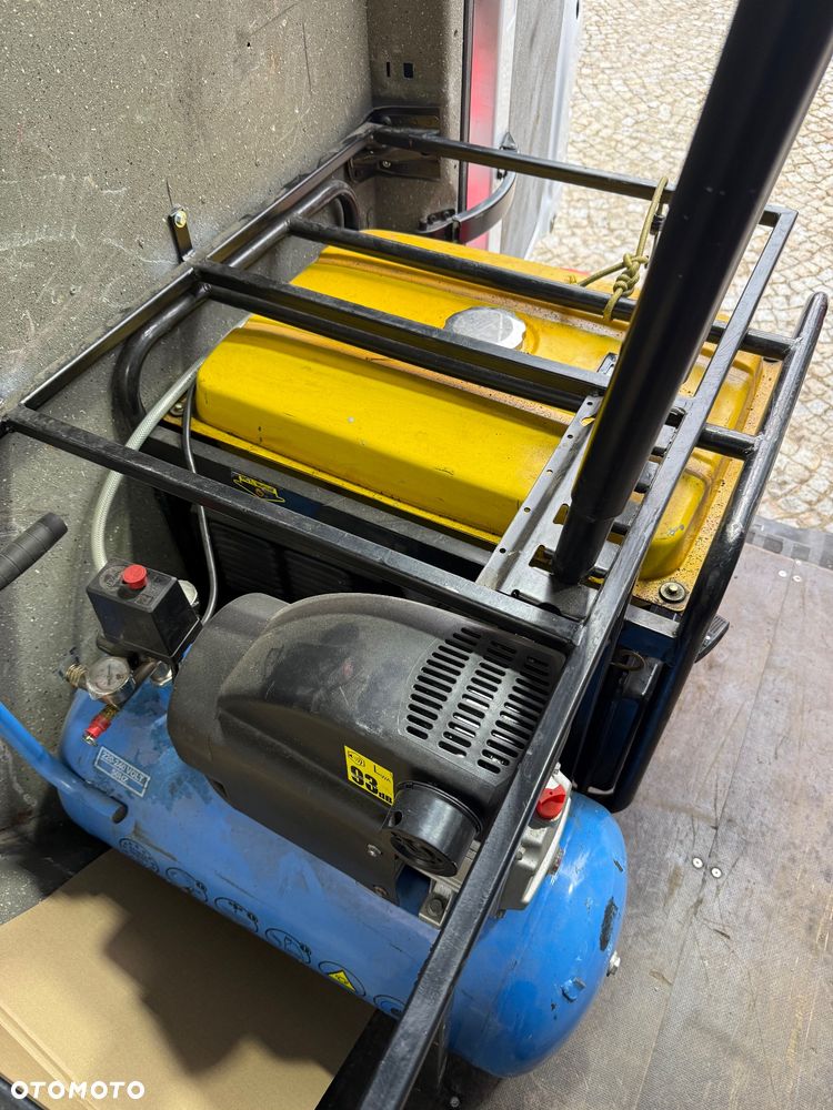 Mercedes-Benz Sprinter 319 - 20