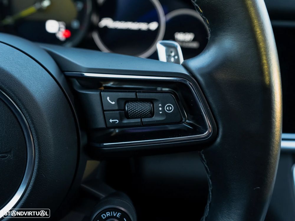 Porsche Panamera Sport Turismo 4 E-Hybrid Edition 10 Anos - 28