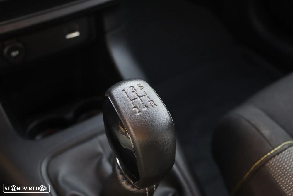 Citroën C3 1.2 PureTech Shine - 18