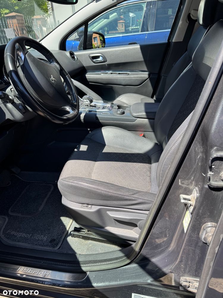 Peugeot 3008 Hybrid4 - 3