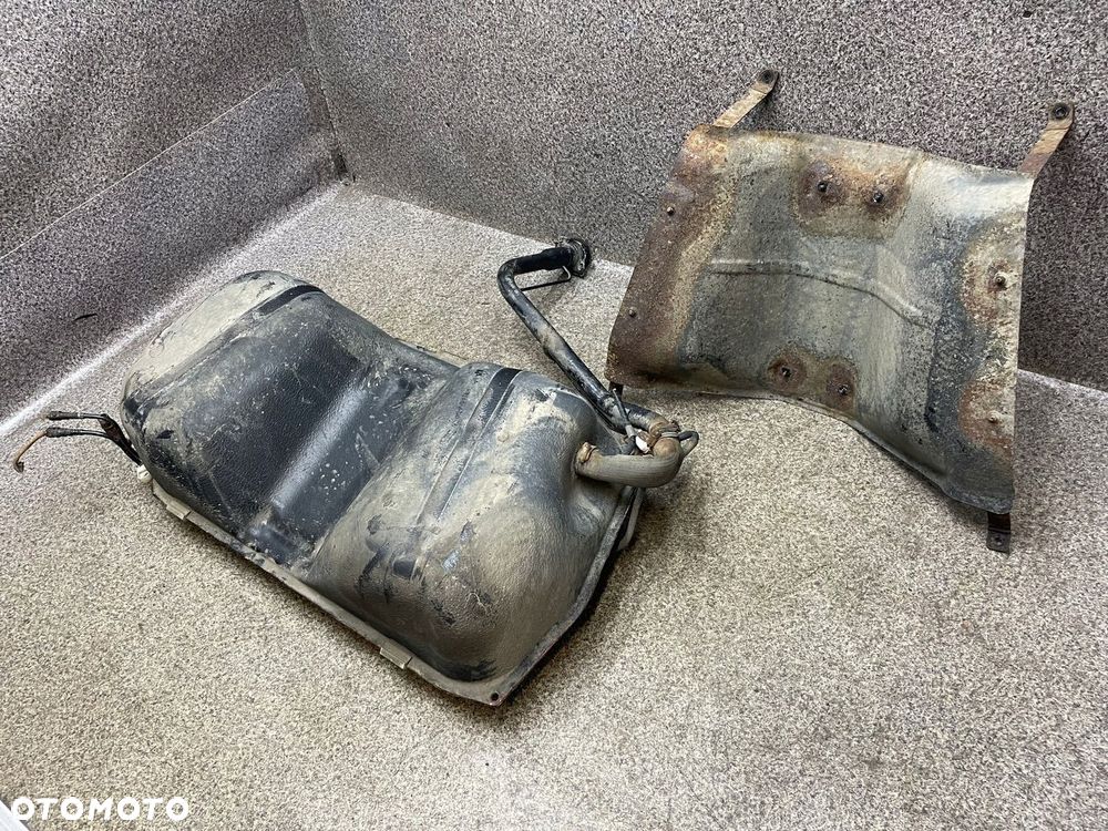 Bak zbiornik pompka pompa wlew paliwa 5D Suzuki Grand Vitara 2 II 2.7 V6 - 5