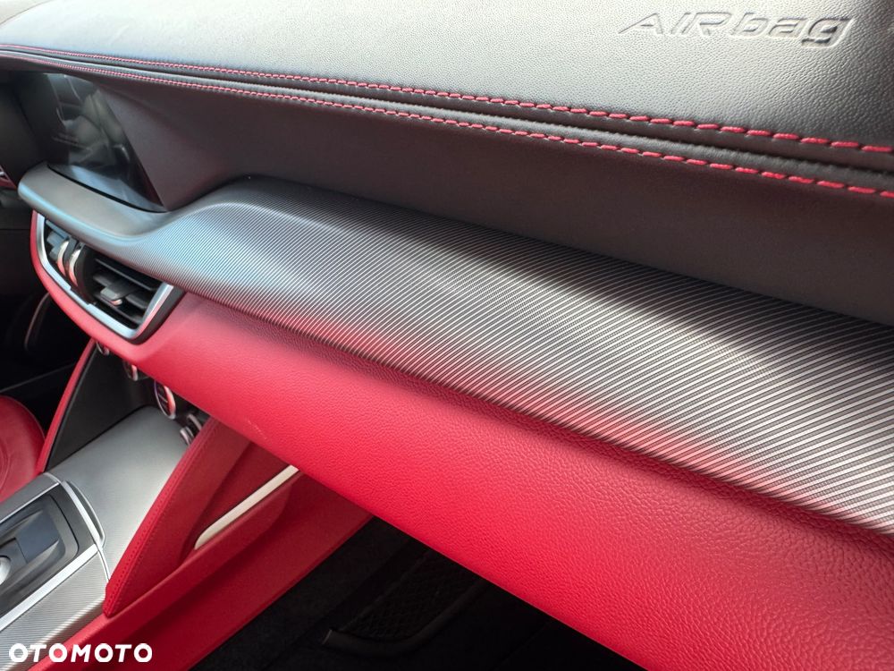 Alfa Romeo Stelvio - 39