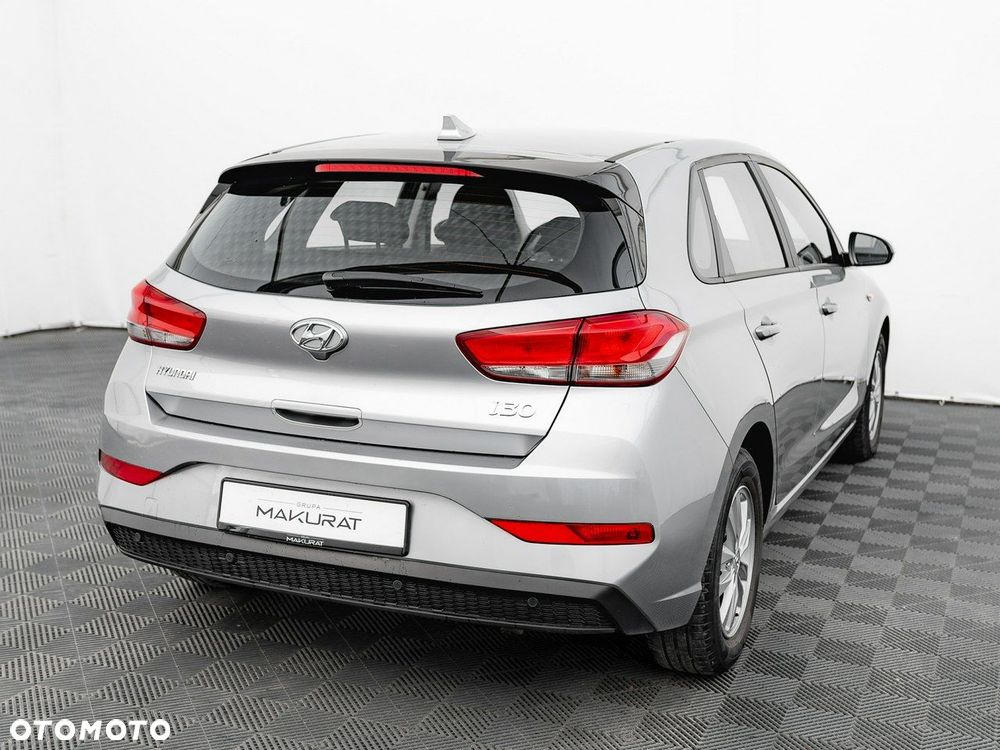 Hyundai i30 1.5 DPI Classic + - 6