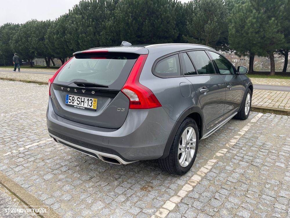 Volvo V60 Cross Country 2.0 D3 Momentum Geartronic - 10