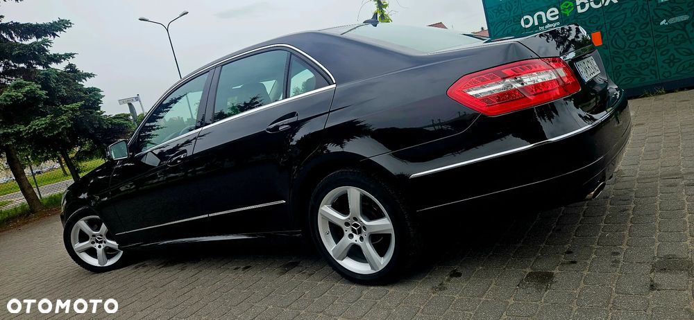 Mercedes-Benz Klasa E 200 CGI BlueEFFICIENCY 7G-TRONIC Avantgarde - 3