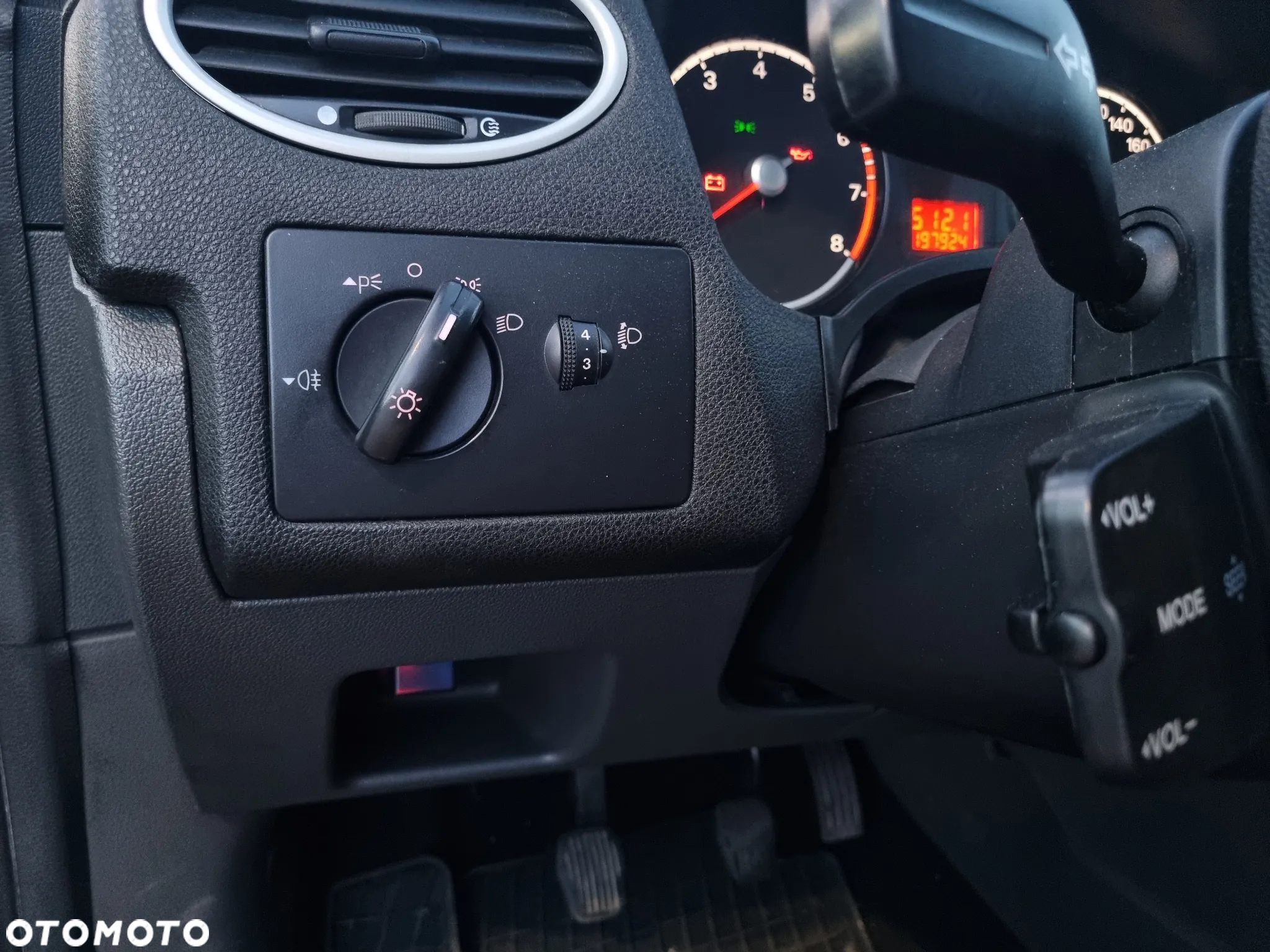 Ford Focus 1.4 Trend - 7