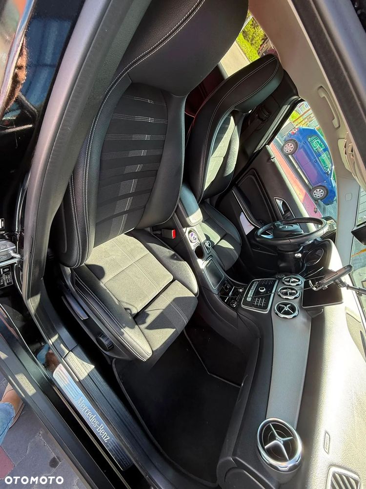 Mercedes-Benz GLA 200 7G-DCT Urban - 9