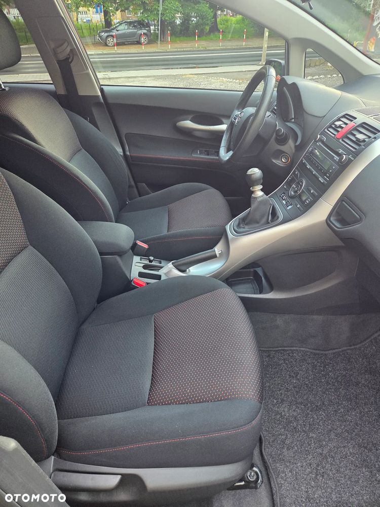 Toyota Auris 1.6 Valvematic Executive - 13